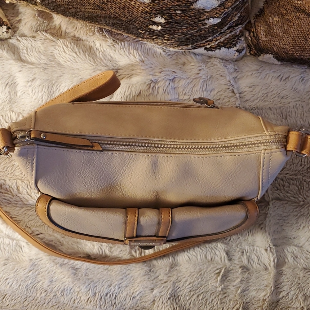 Rosetti Crossbody - Picture 5 of 16